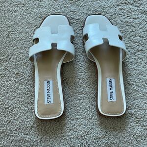 Steve Madden Haydn sandals white
